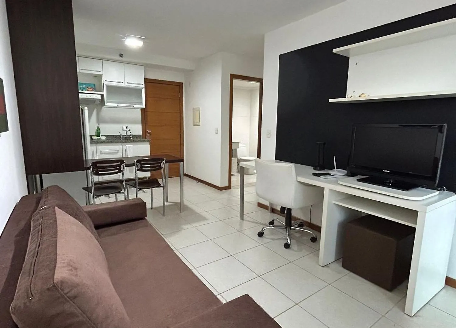 B410 Apartamento Amplo Em Area Central De Bsb Brasília