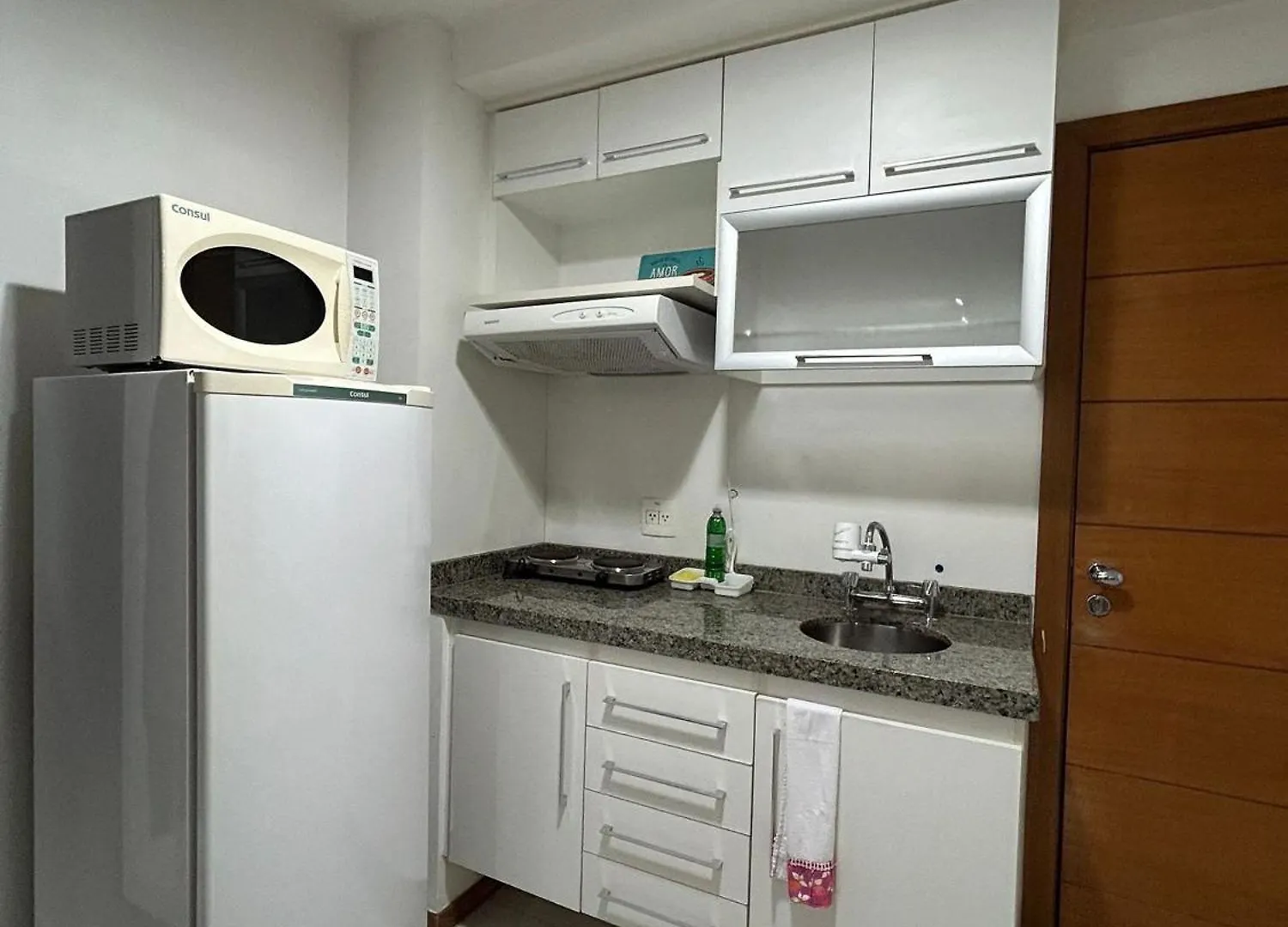 B410 Apartamento Amplo Em Area Central De Bsb Brasília