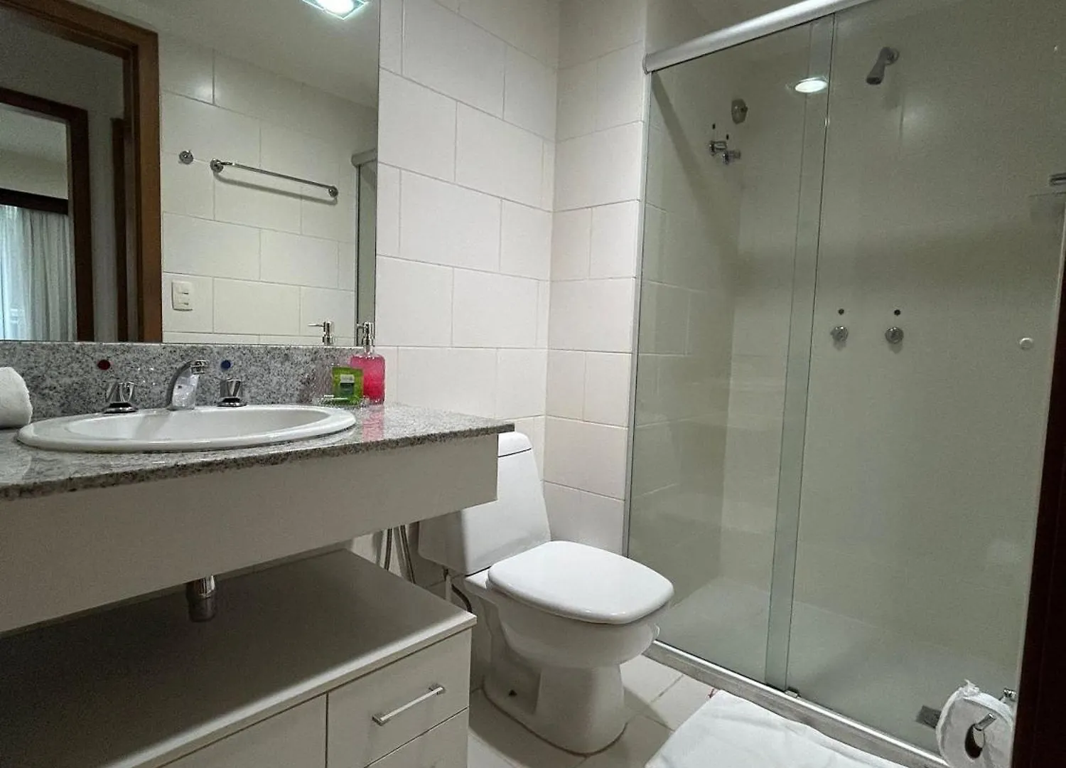 B410 Apartamento Amplo Em Area Central De Bsb Brasília 0*,  Brazylia