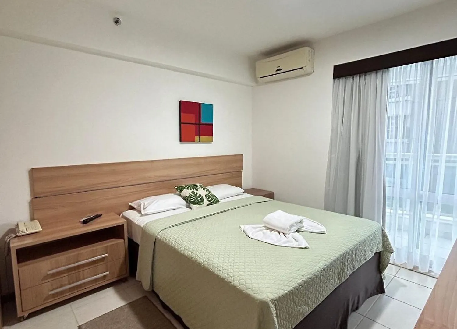 B410 Apartamento Amplo Em Area Central De Bsb Brasília